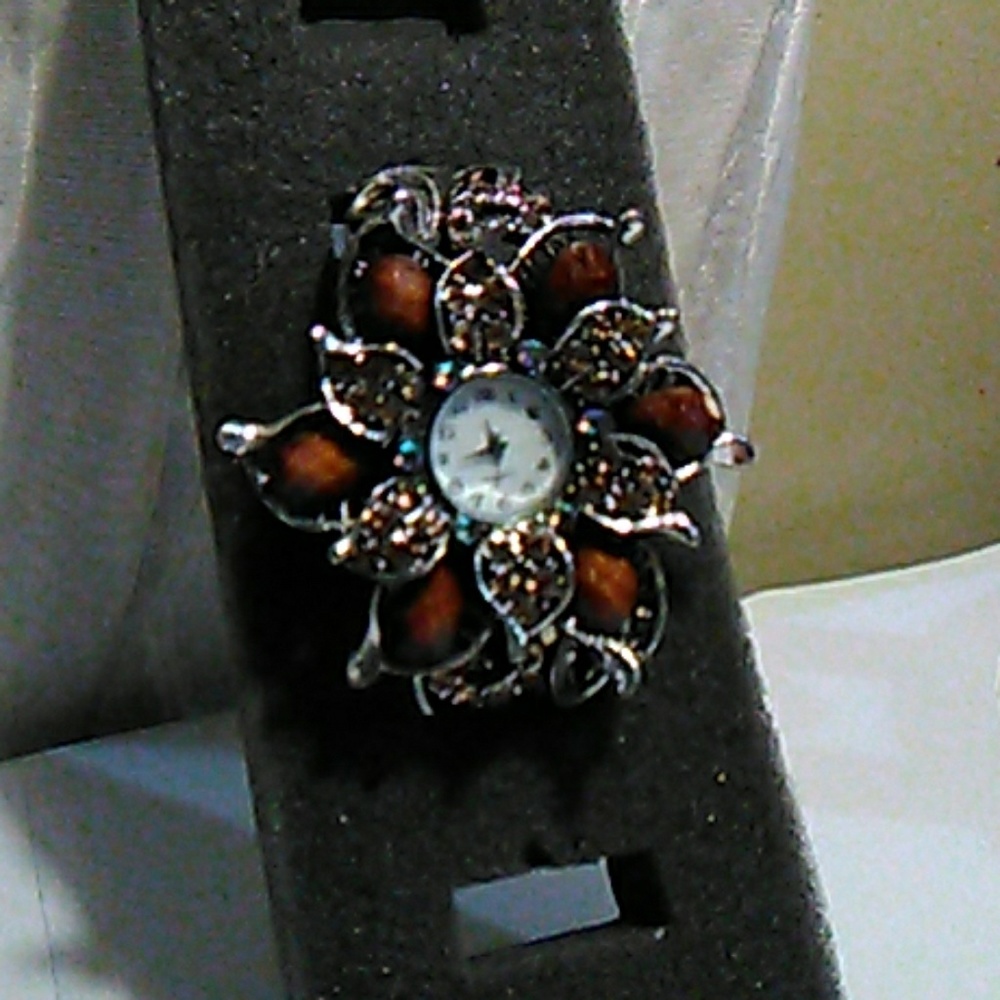 Remarkable quartz womens watch
